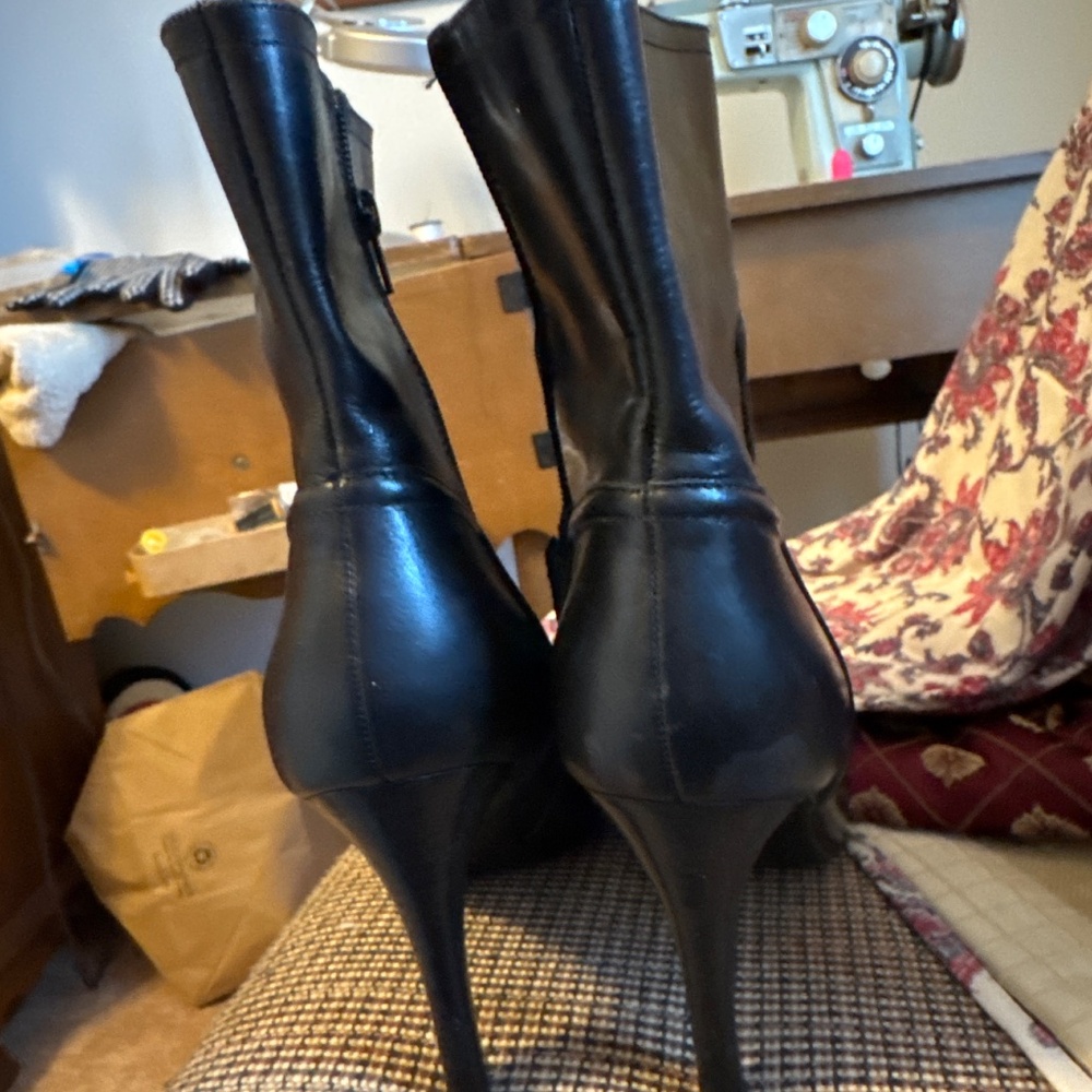 Nine West Leather Ankle Boits! - Picture 3 of 3